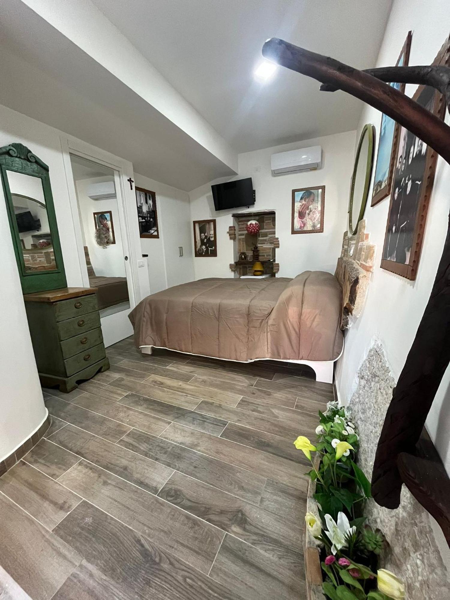 Dimora Forgione B&B - Pietrelcina Exterior photo