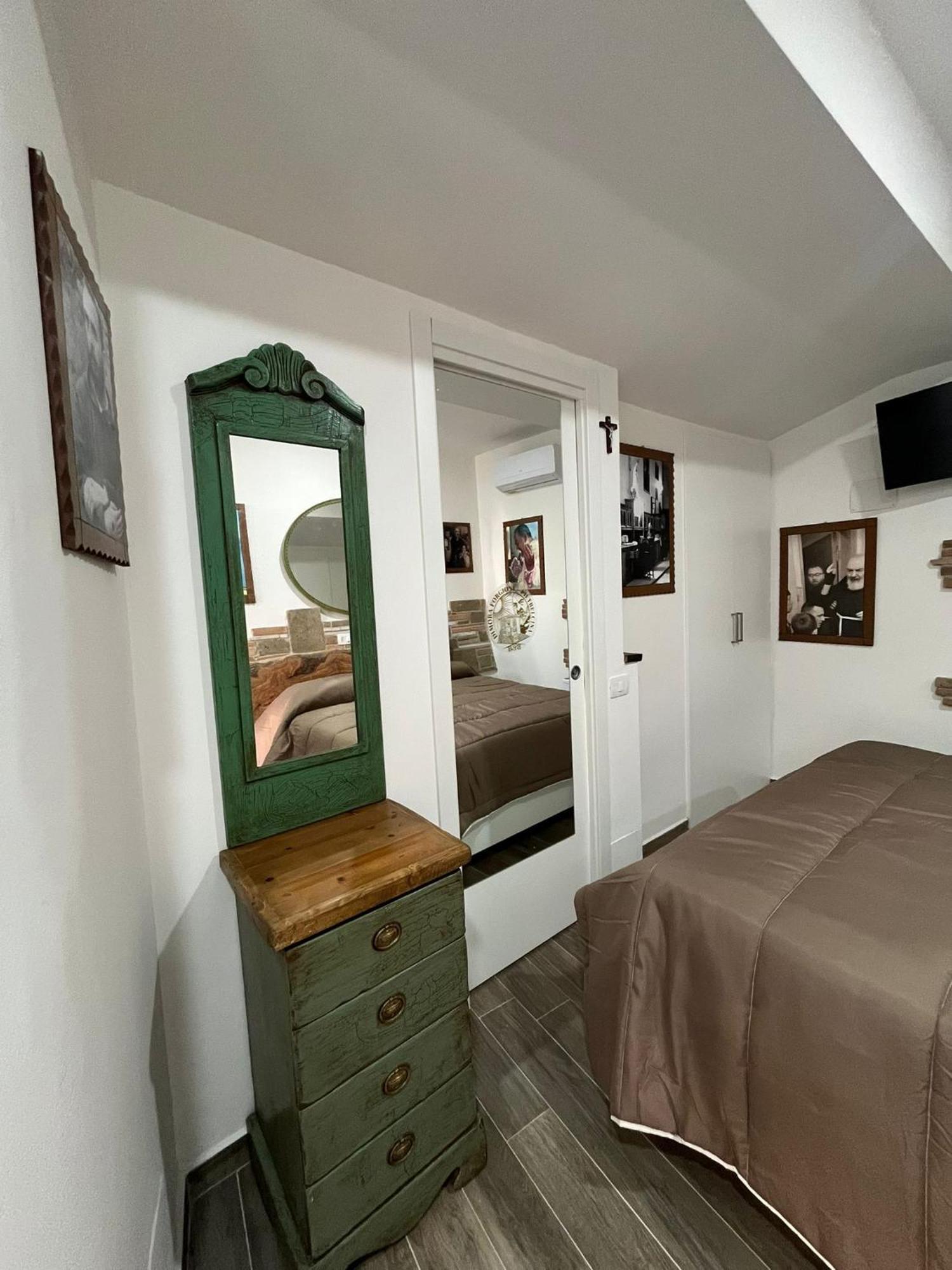 Dimora Forgione B&B - Pietrelcina Exterior photo